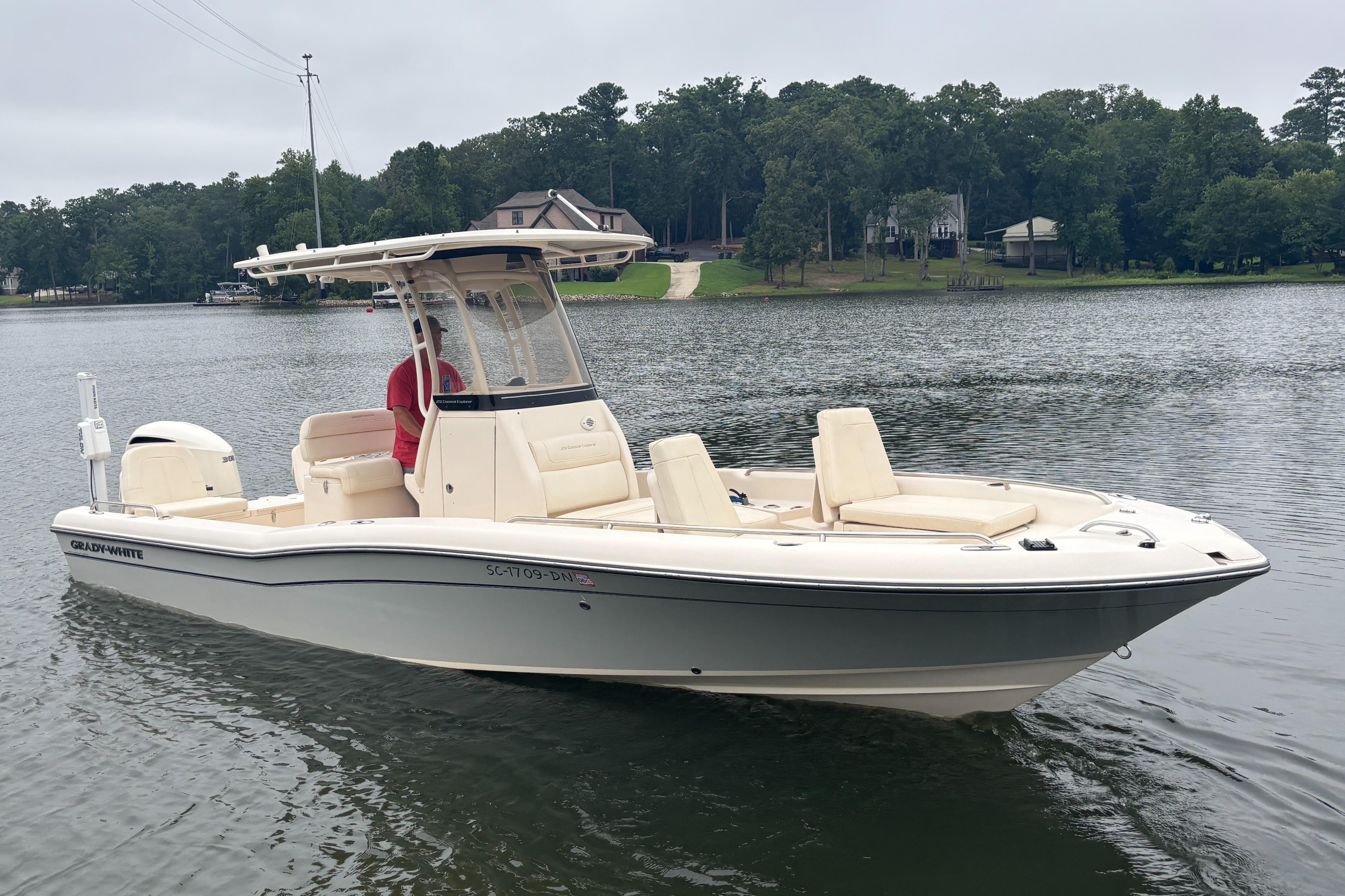 2021 Grady-White 251 Coastal Explorer