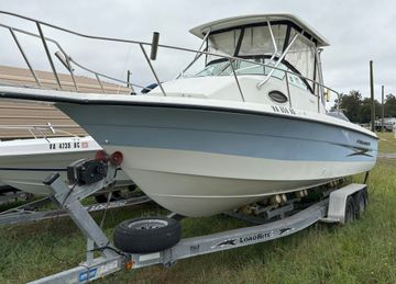 2004 Hydra-Sports Lightning 230 WA
