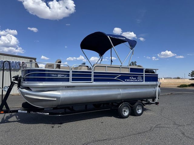 2017 Sun Tracker Fishin' Barge 20 DLX