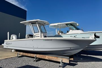 2023 Robalo 266 Cayman