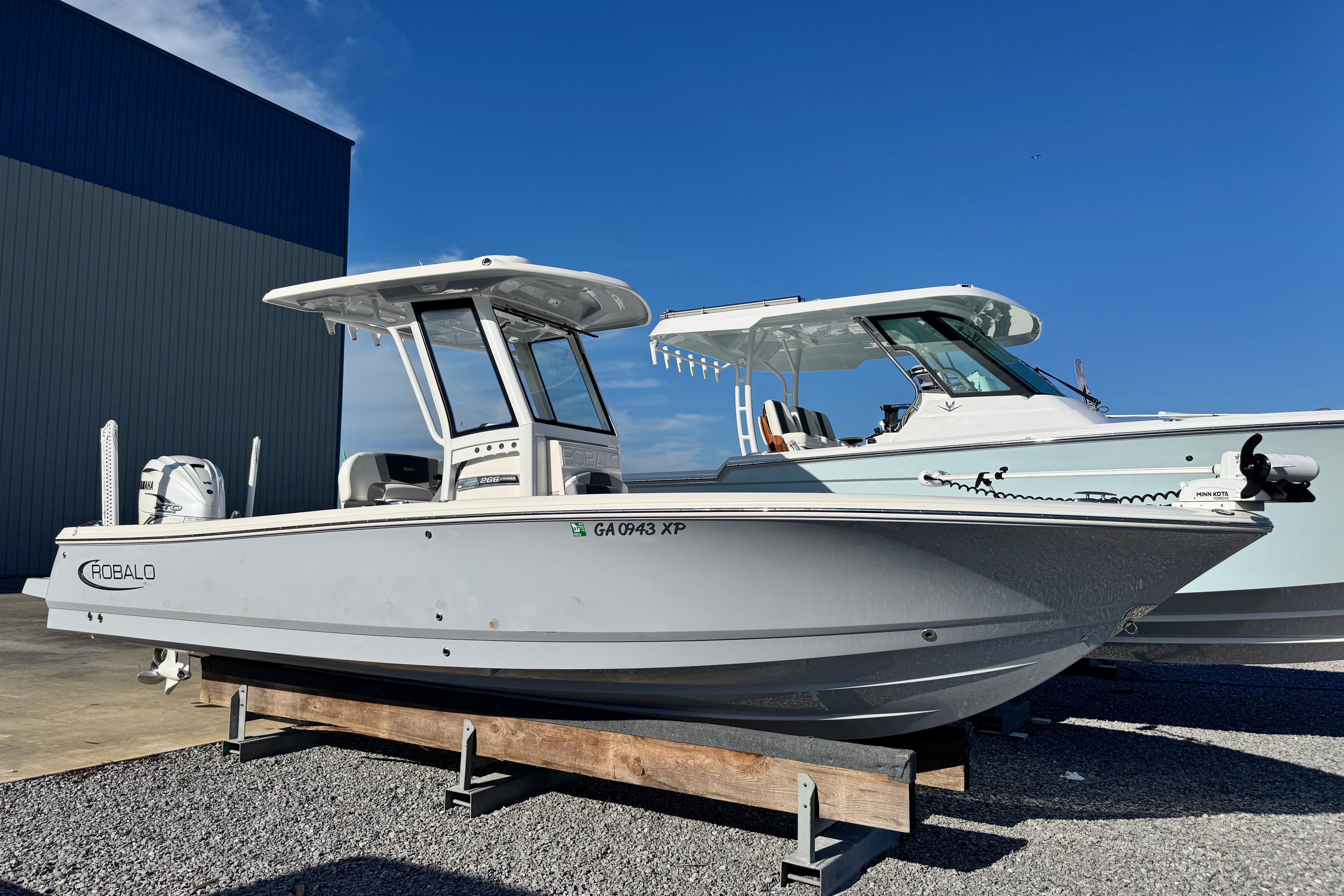 2023 Robalo 266 Cayman