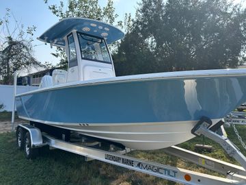 2025 Sportsman Masters 227 Bay Boat