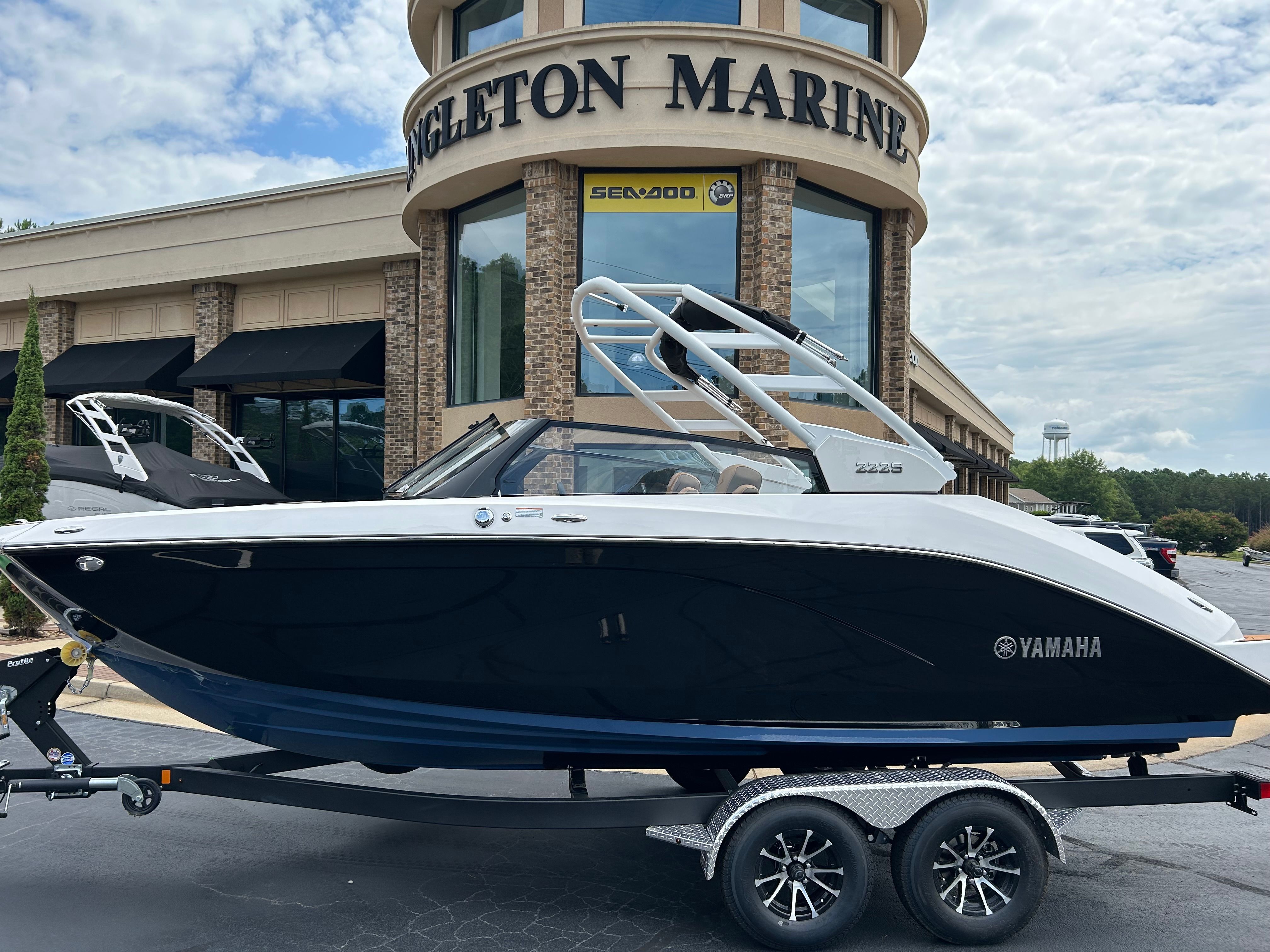 2025 Yamaha Boats 222 S