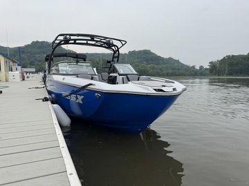 2025 Yamaha Boats 255XD