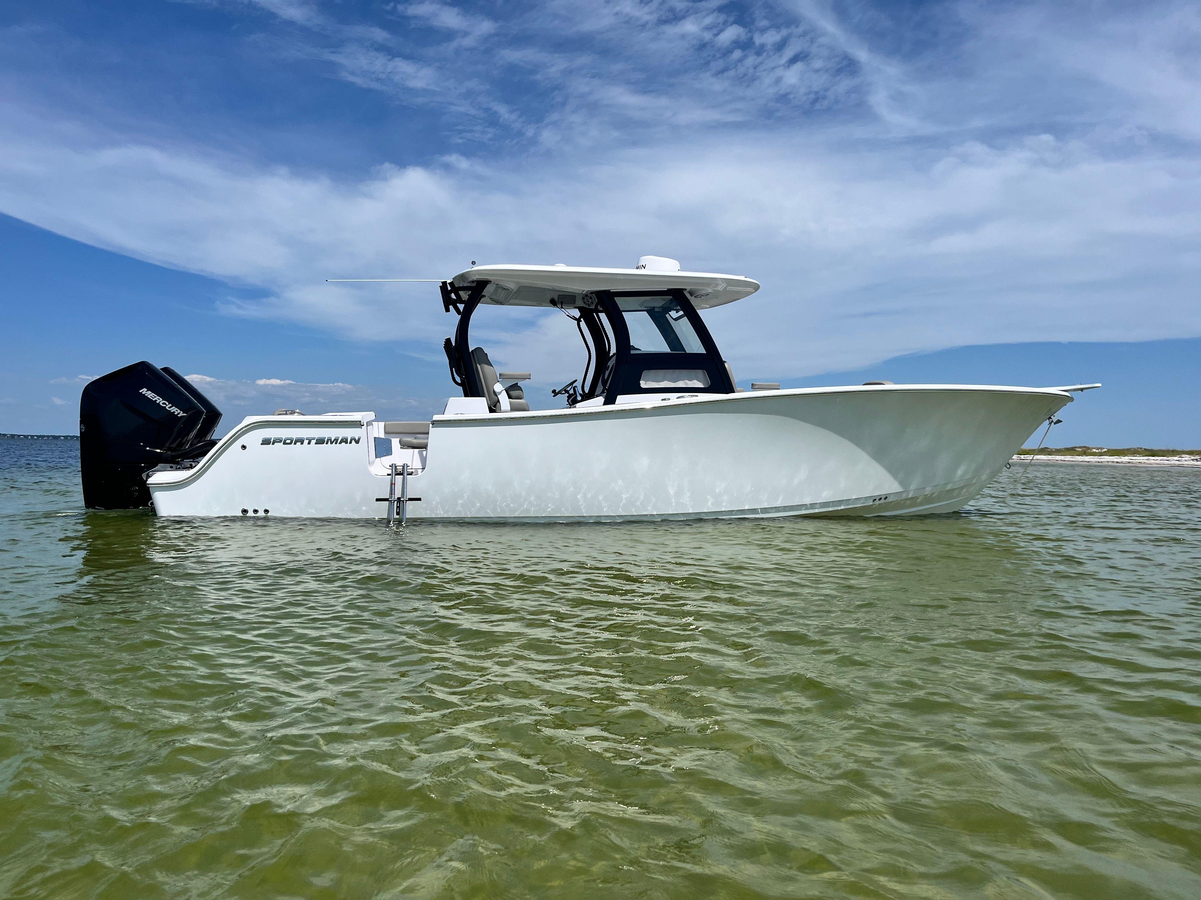 2025 Sportsman Open 322 Center Console