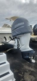 2004 Hydra-Sports Lightning 230 WA
