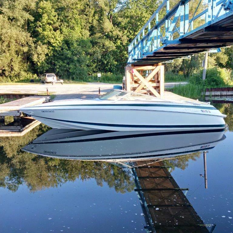 1997 Cobalt 253 Cuddy