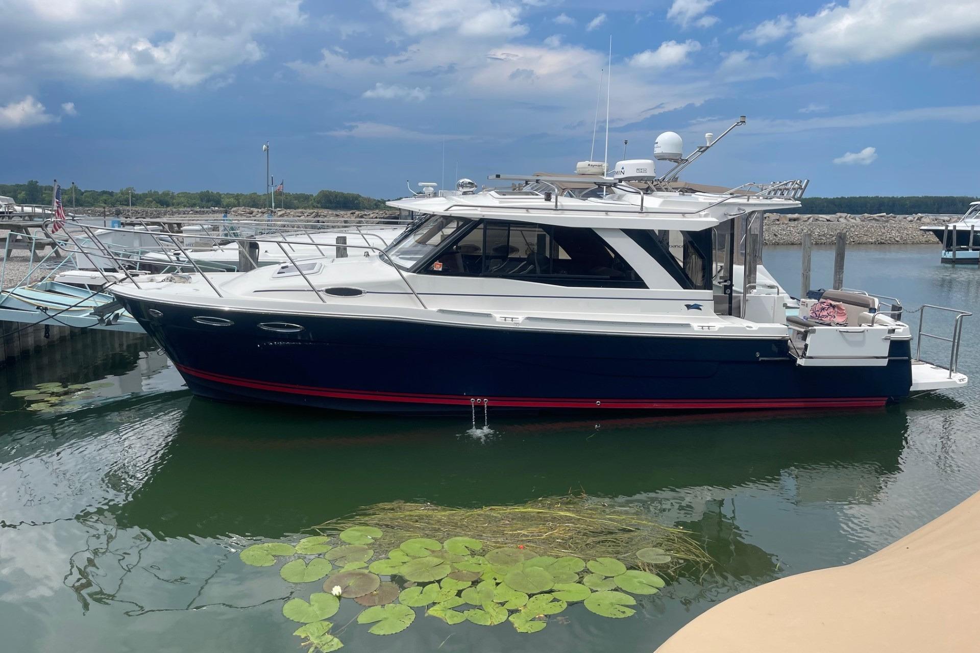 2022 Cutwater C-30 Sedan Luxury Edition