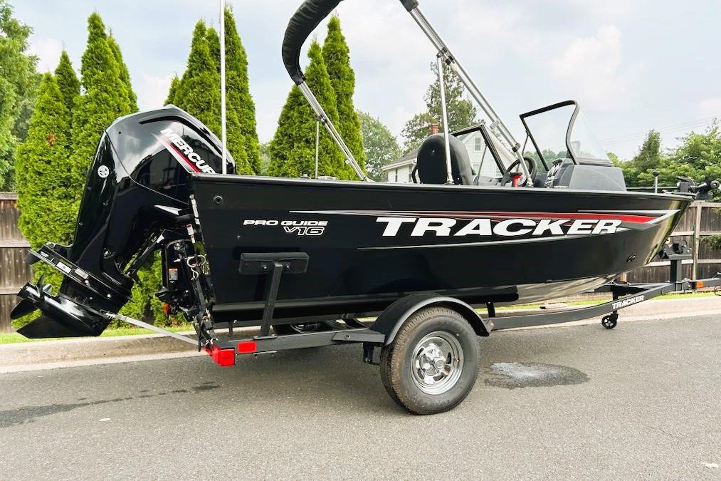 2026 Tracker Pro Guide V-16 WT