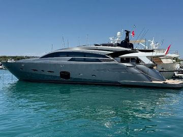 2012 Pershing 92