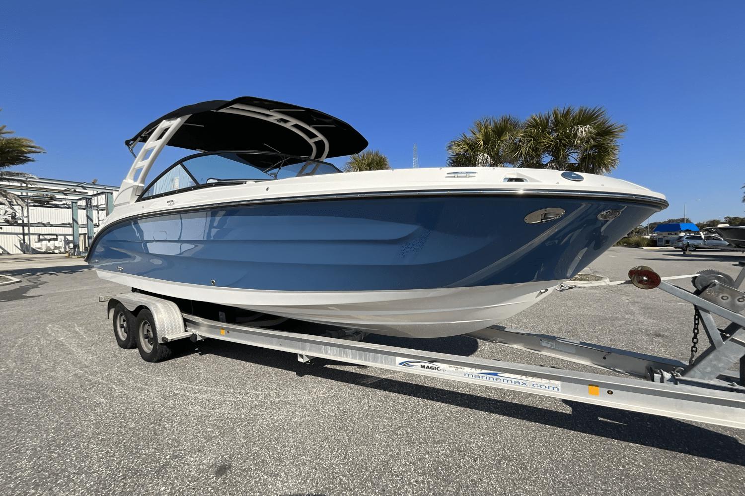 2025 Sea Ray SDX 250 Outboard