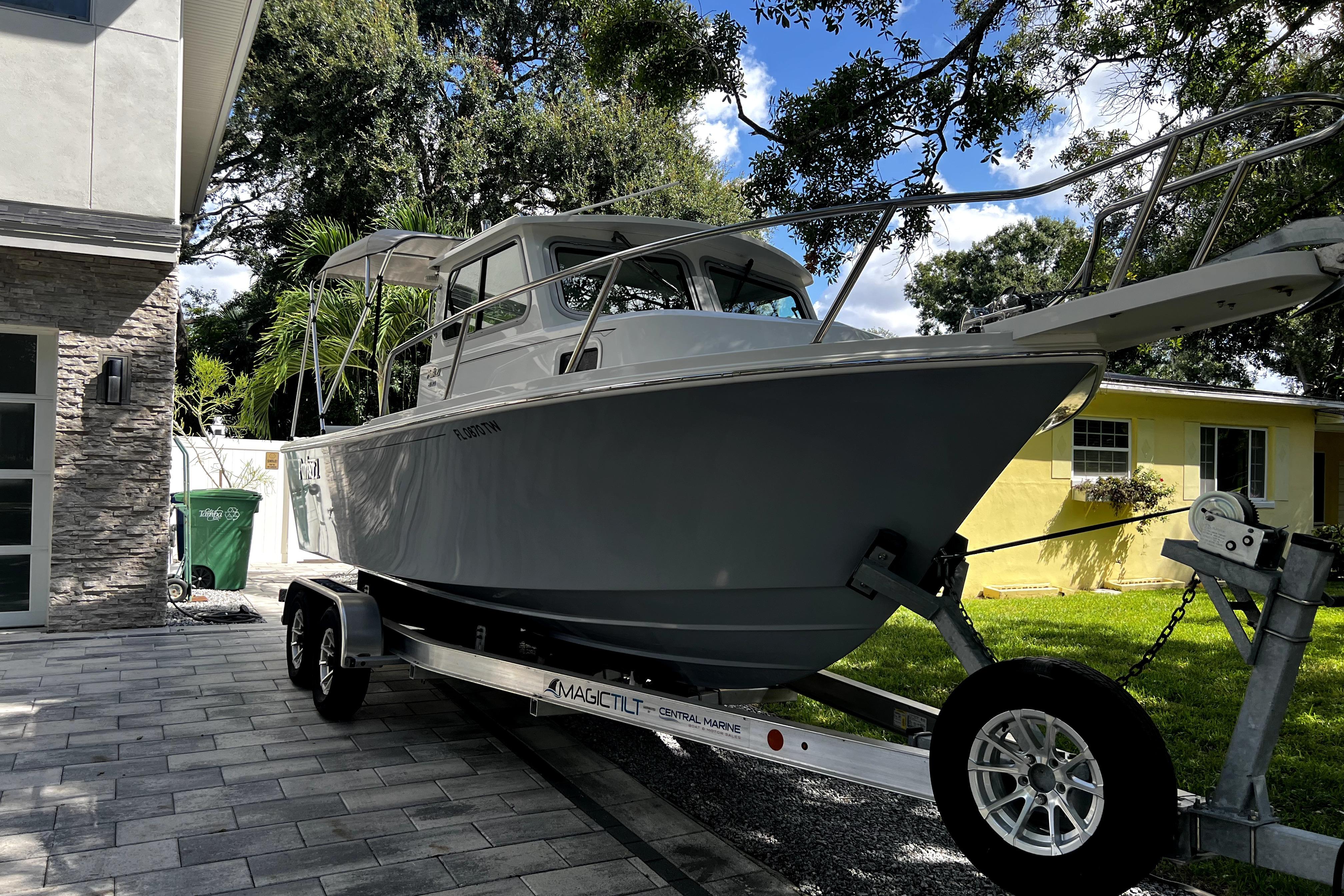 2023 Parker 2120 Sport Cabin