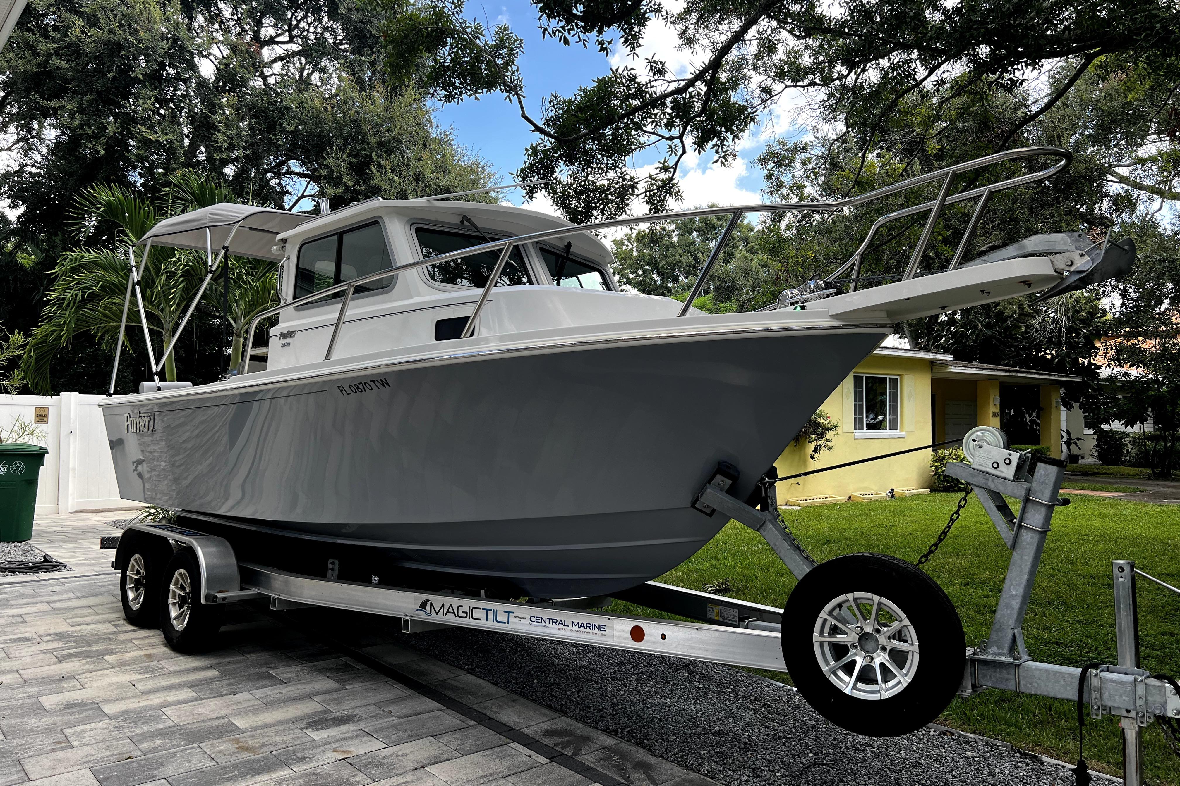 2023 Parker 2120 Sport Cabin