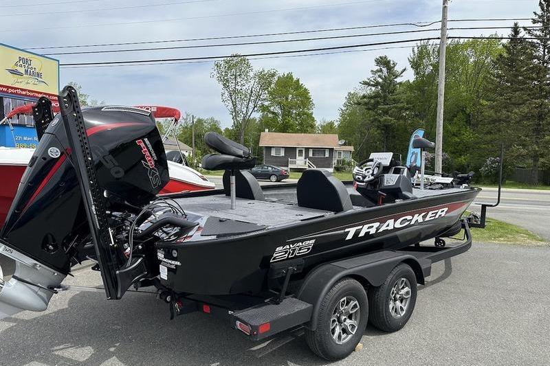 2025 Tracker SAVAGE™ 215