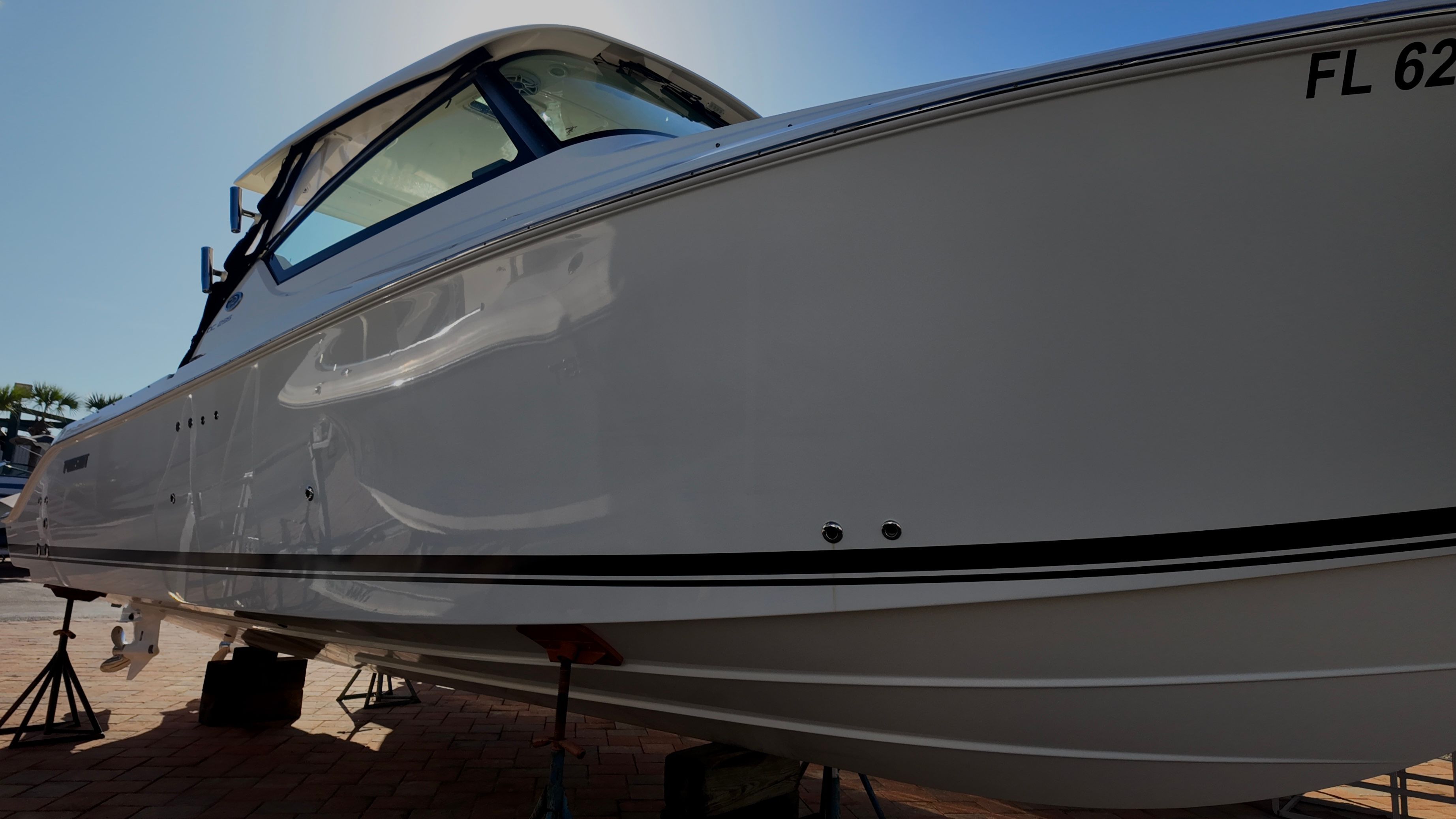 2021 Pursuit DC 295 Dual Console