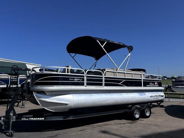 Sun Tracker Fishin' Barge 22 DLX