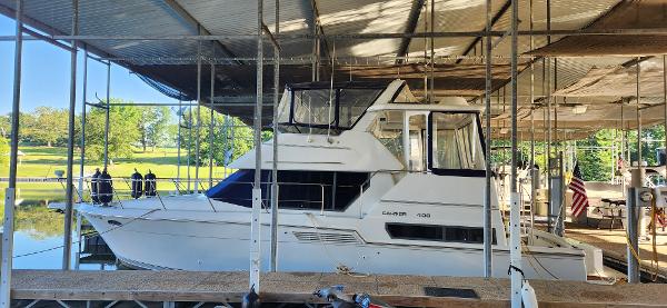 1996 Carver 400 Cockpit Motor Yacht