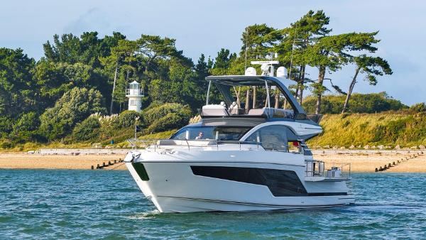 Fairline Squadron 58