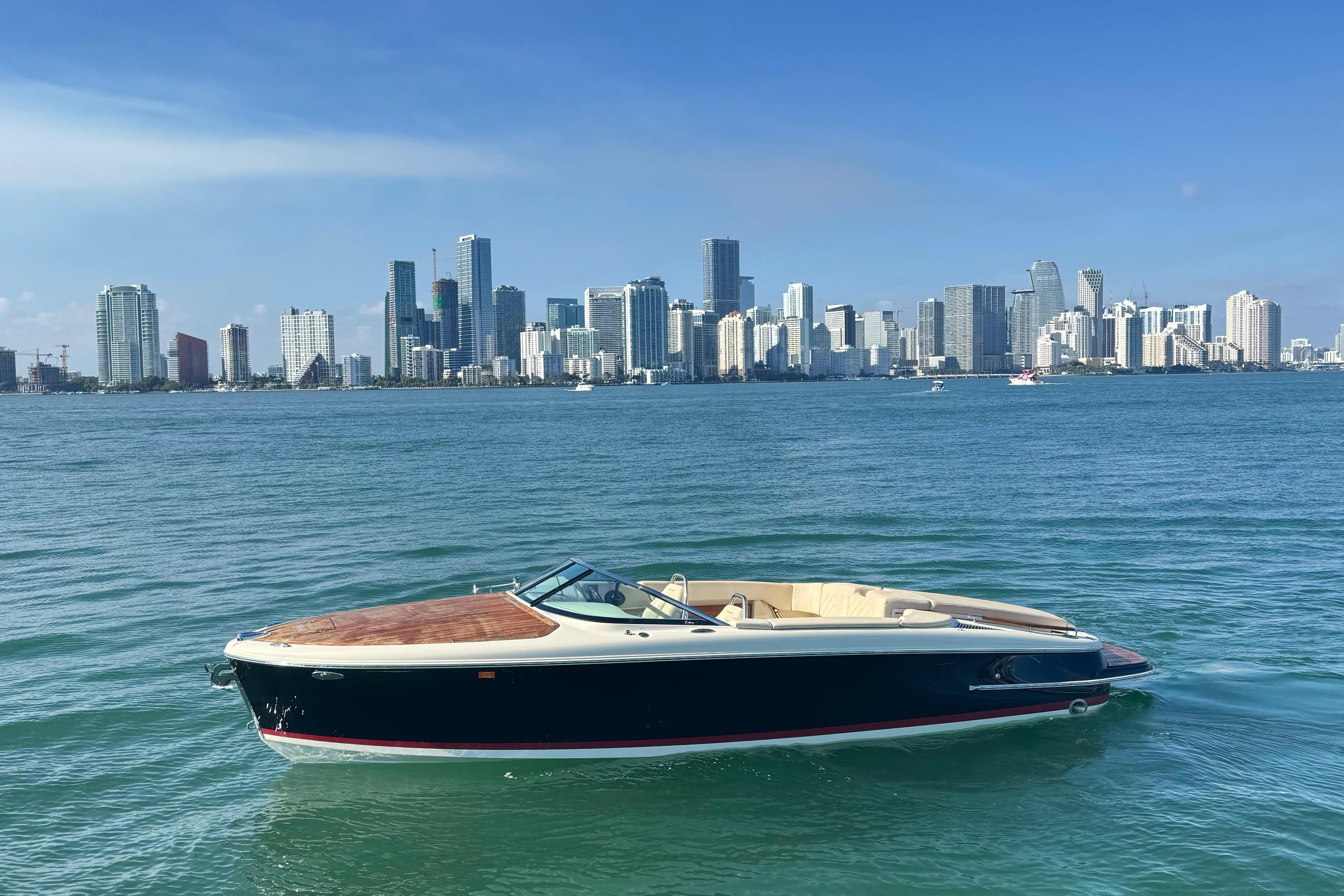 2018 Chris-Craft Capri 27