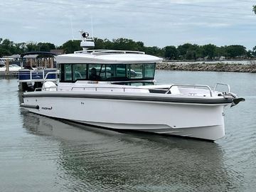 2023 Axopar 37 XC CROSS CABIN