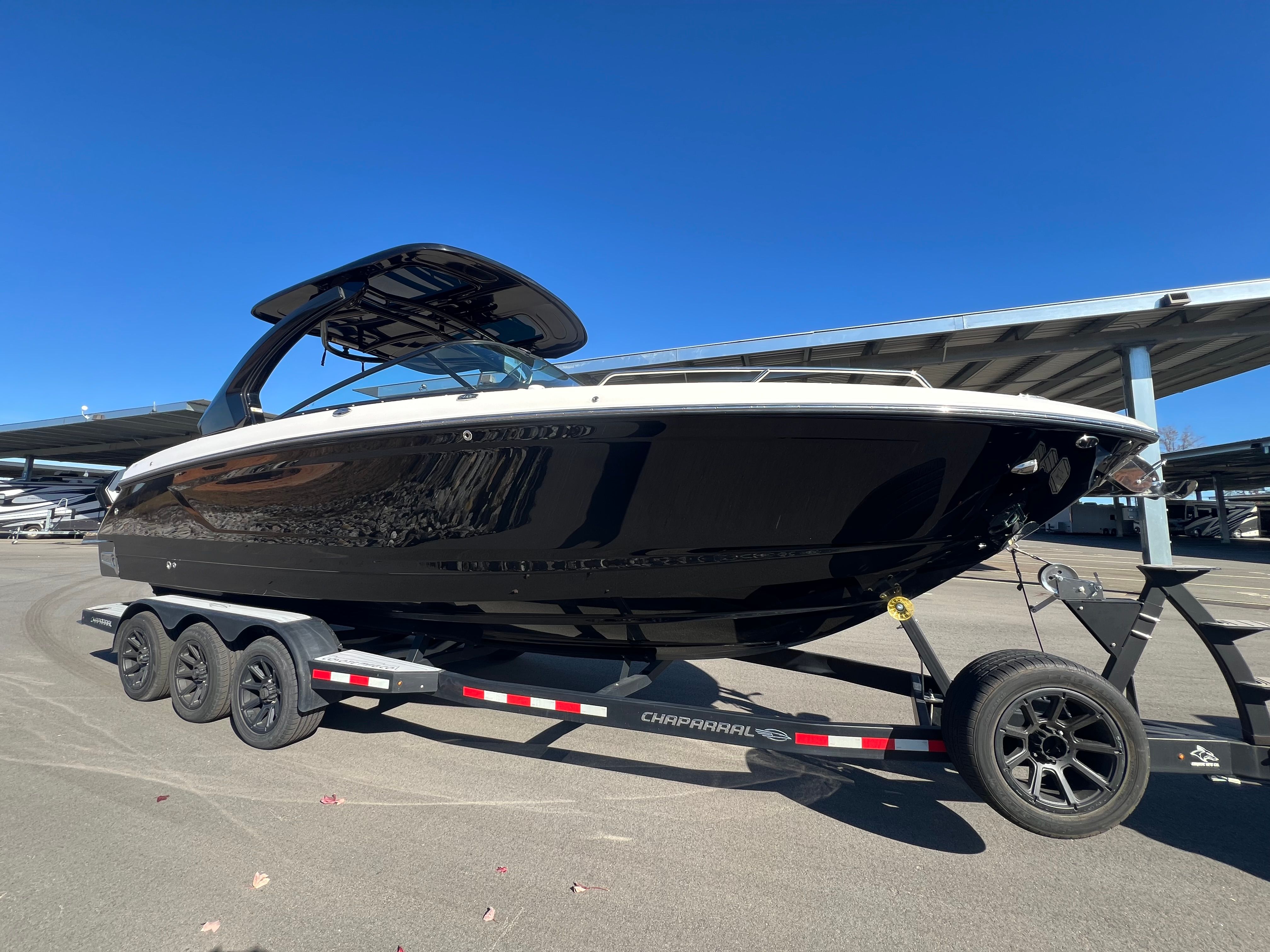 2022 Chaparral 30 Surf Black Edition