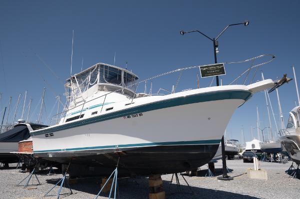 1996 Albin 32 Command Bridge