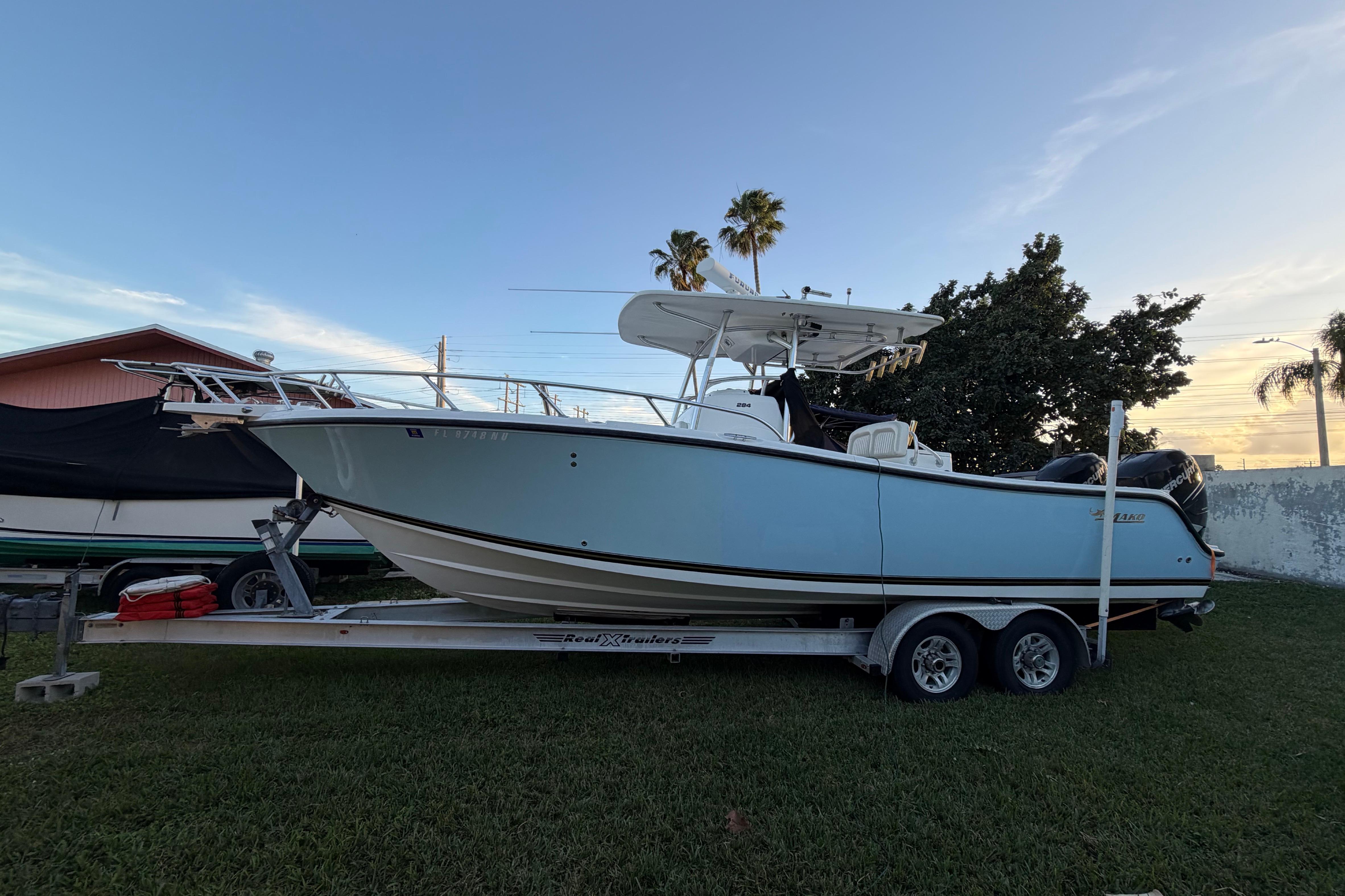 2009 Mako 284 Center Console
