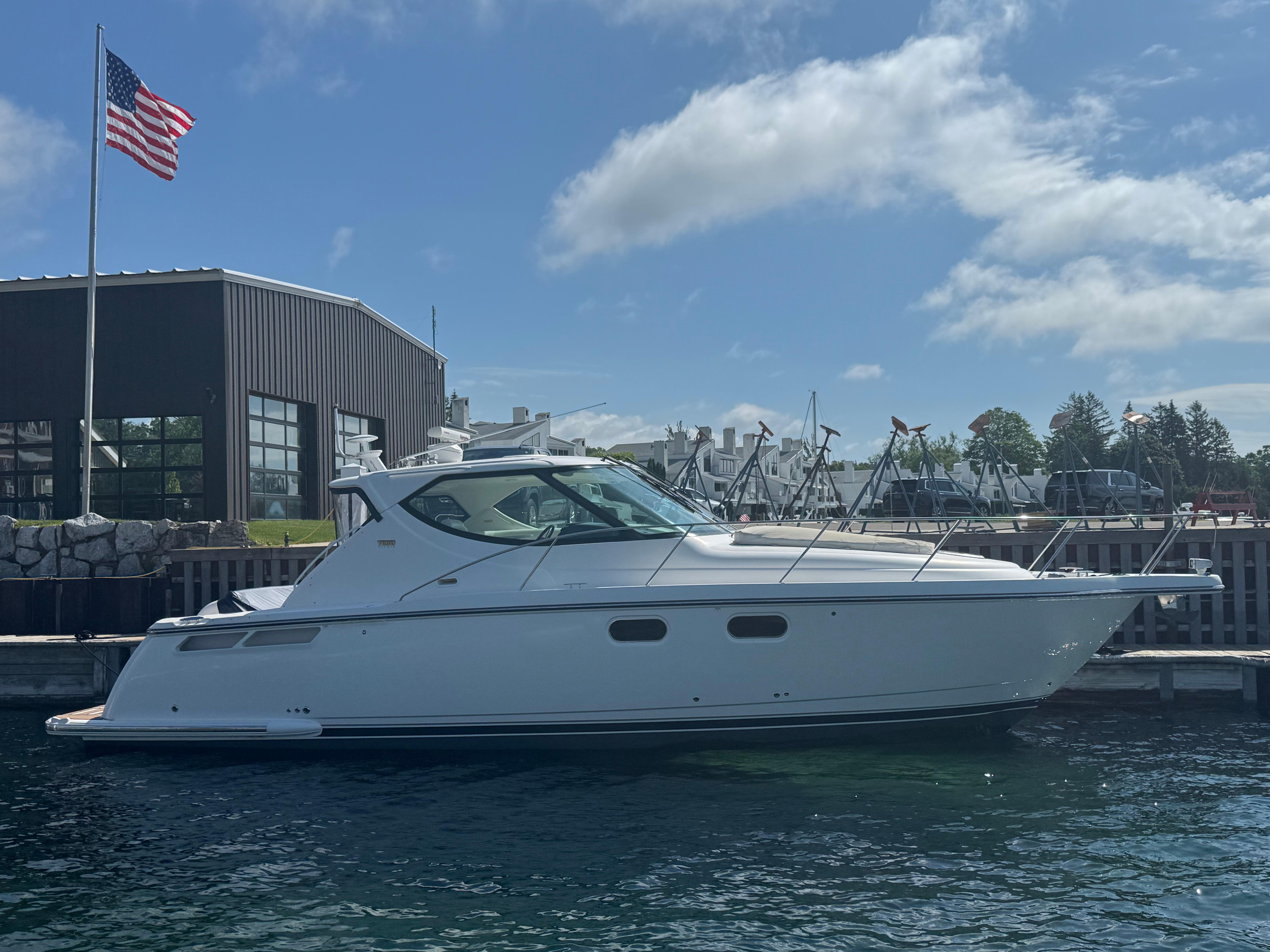 2011 Tiara Yachts 3900 Sovran