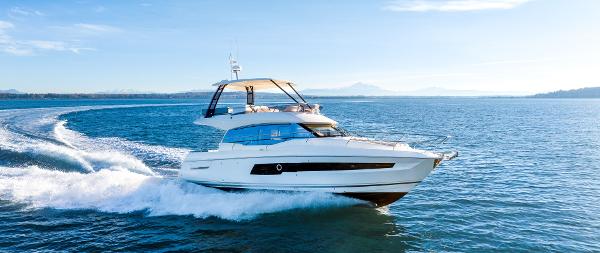 2025 Prestige 460 Fly