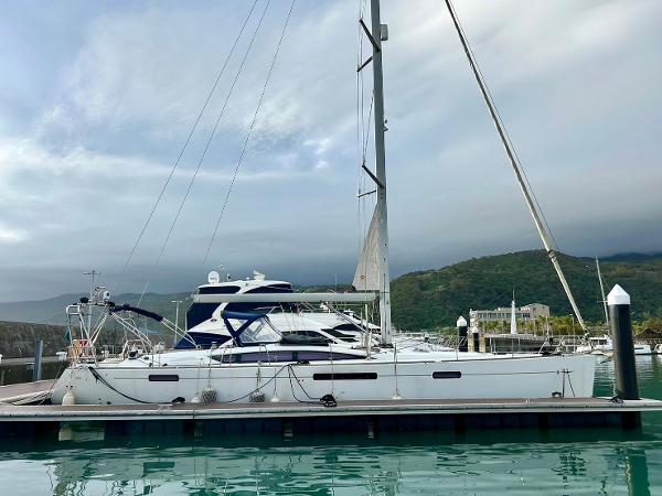 2010 Jeanneau 57