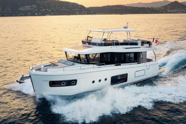 2025 Beneteau Swift Trawler 54