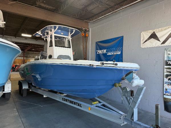 2025 NauticStar 251 Hybrid