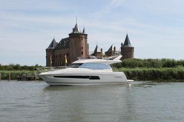 2019 Prestige 460 Flybridge