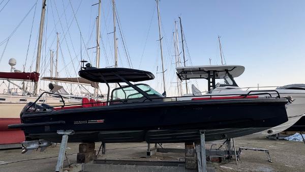 2022 Axopar 28 T-Top