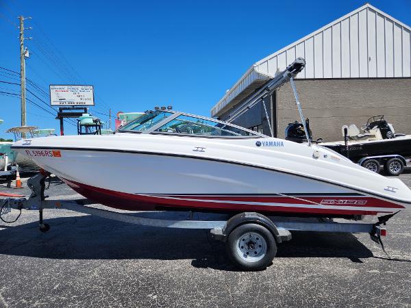 Yamaha Boats SX190 Port Side