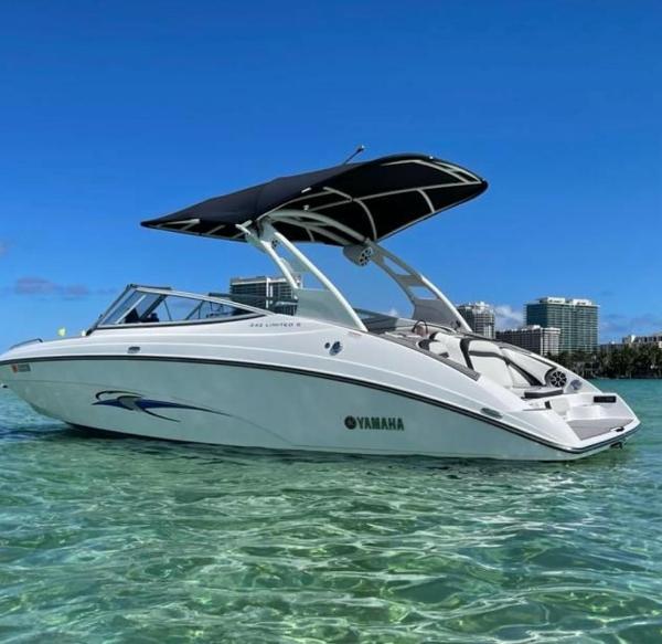 2019 Yamaha Boats 242 Limited S E-Series