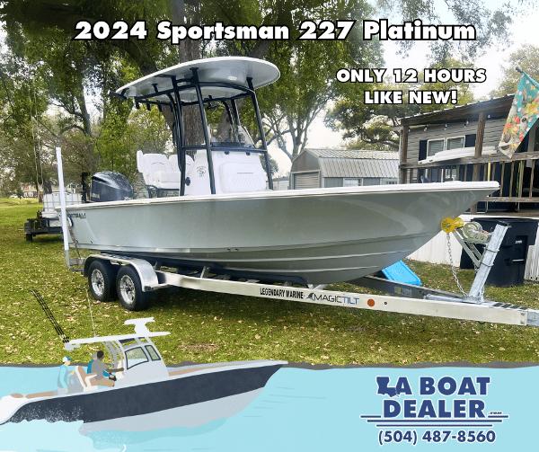 2024 Sportsman Masters 227 Bay Boat