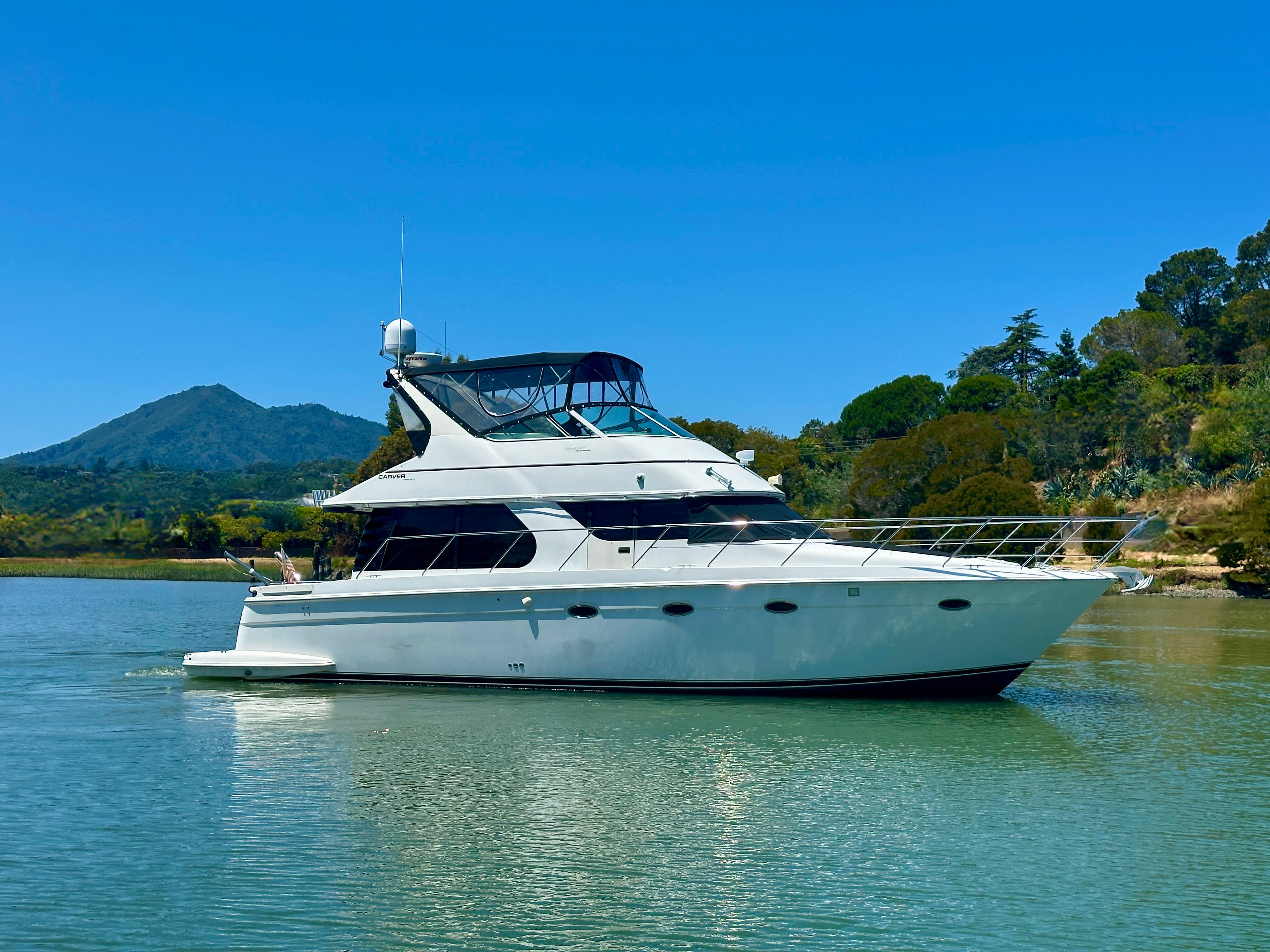 2000 Carver 45 Voyager