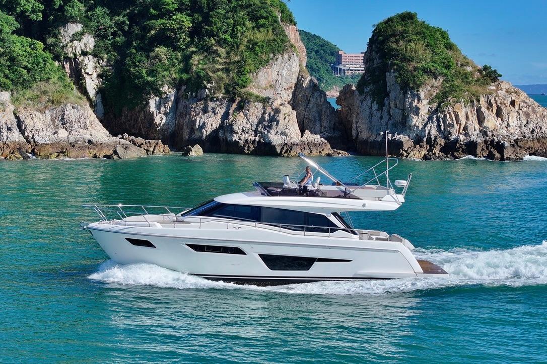 2021 Ferretti Yachts 500