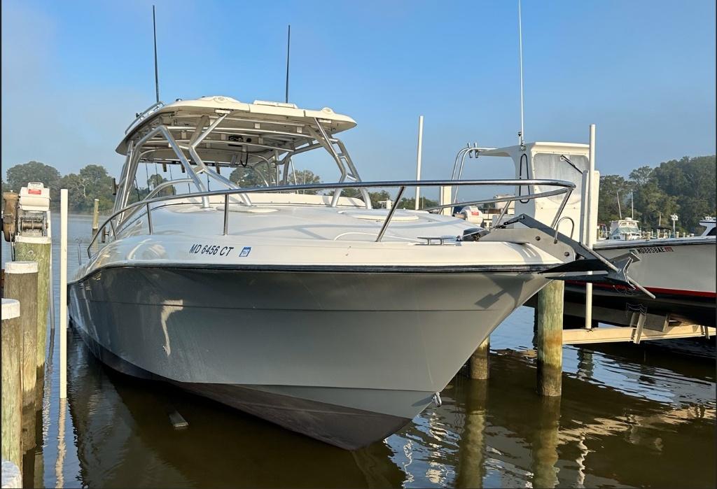 2005 Hydra-Sports 3300VX Vector