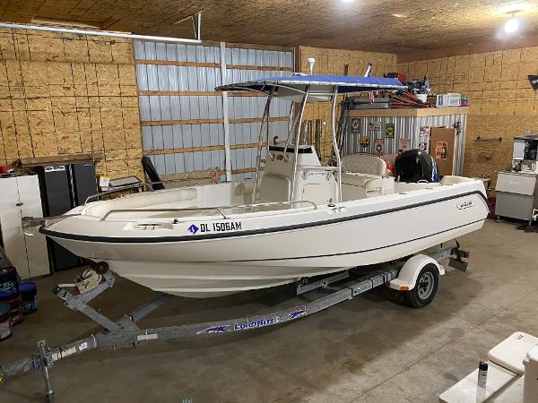 Boston Whaler 210 Outrage Boats For Sale Boats Com
