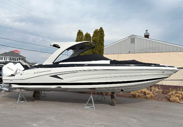2025 Crownline 310 XSS