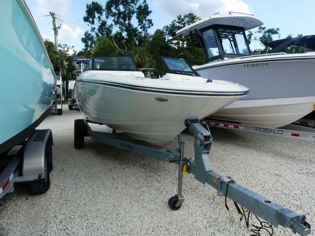 2019 Sea Ray SPX 190 Outboard