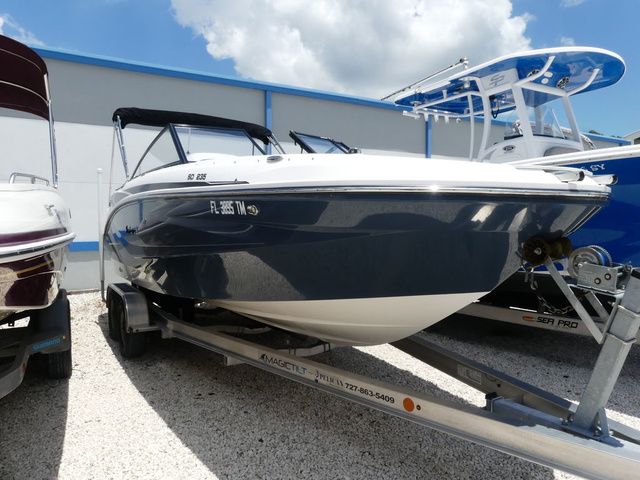 2023 Hurricane SunDeck 235 OB
