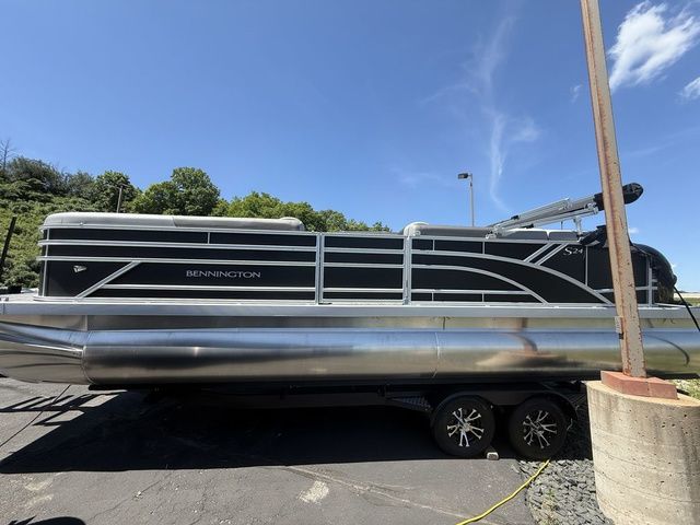 Bennington S L Bench 24 SL Tritoon