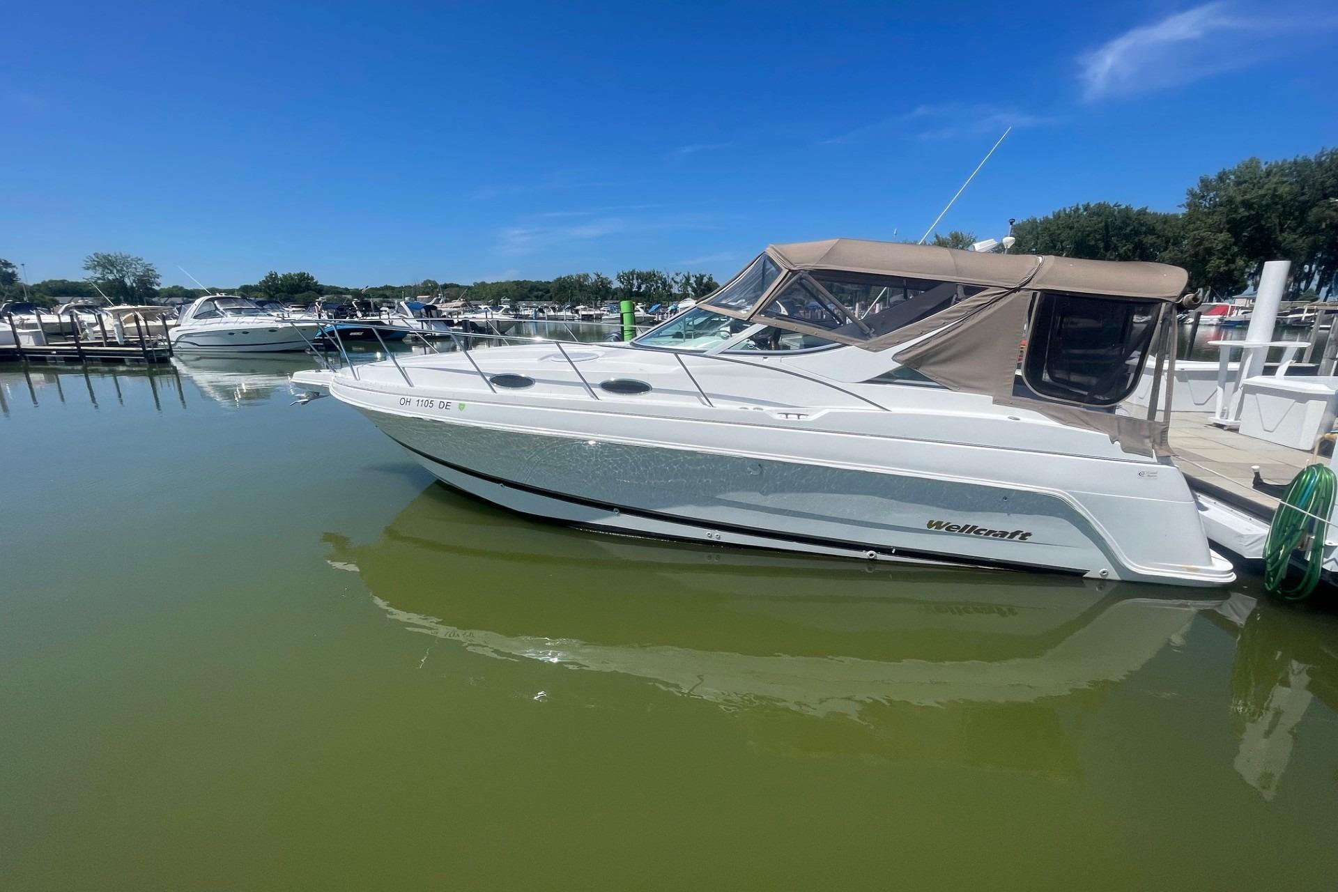 2000 Wellcraft 3000 Martinique