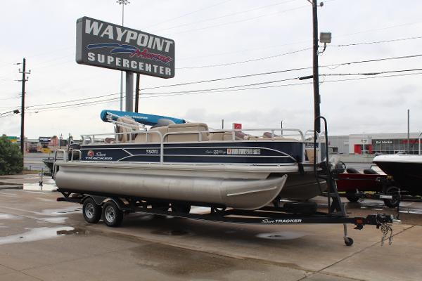 2019 Sun Tracker Fishin' Barge 22 DLX