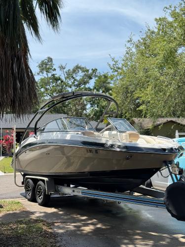 Yamaha Boats 242 Limited S