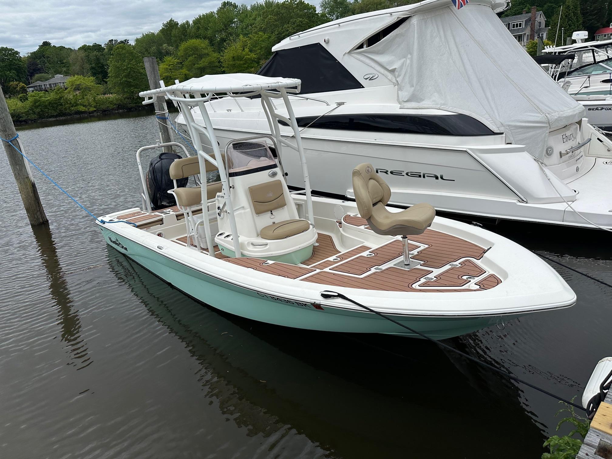 2019 NauticStar 227 XTS
