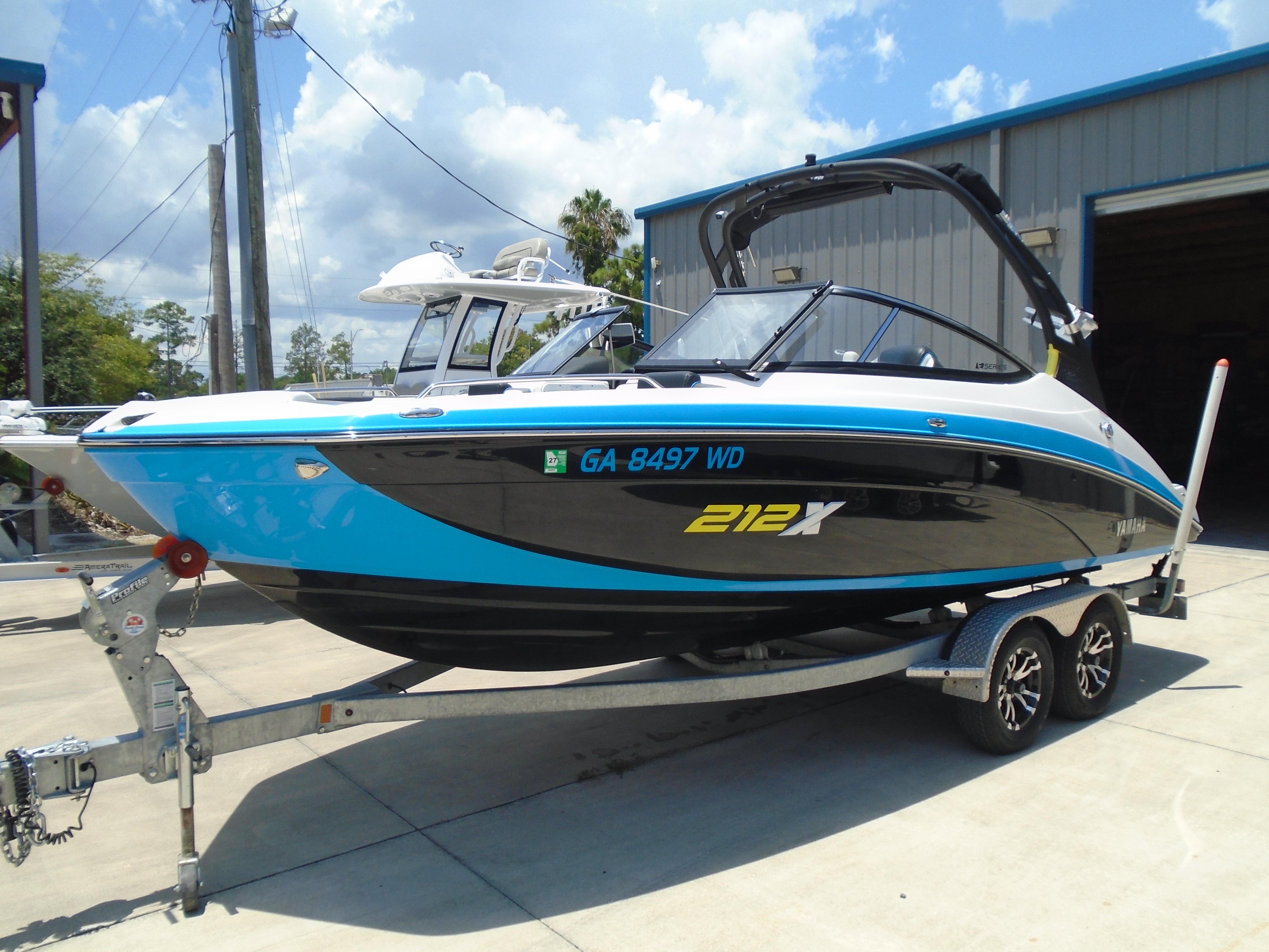 2022 Yamaha Boats 212XE